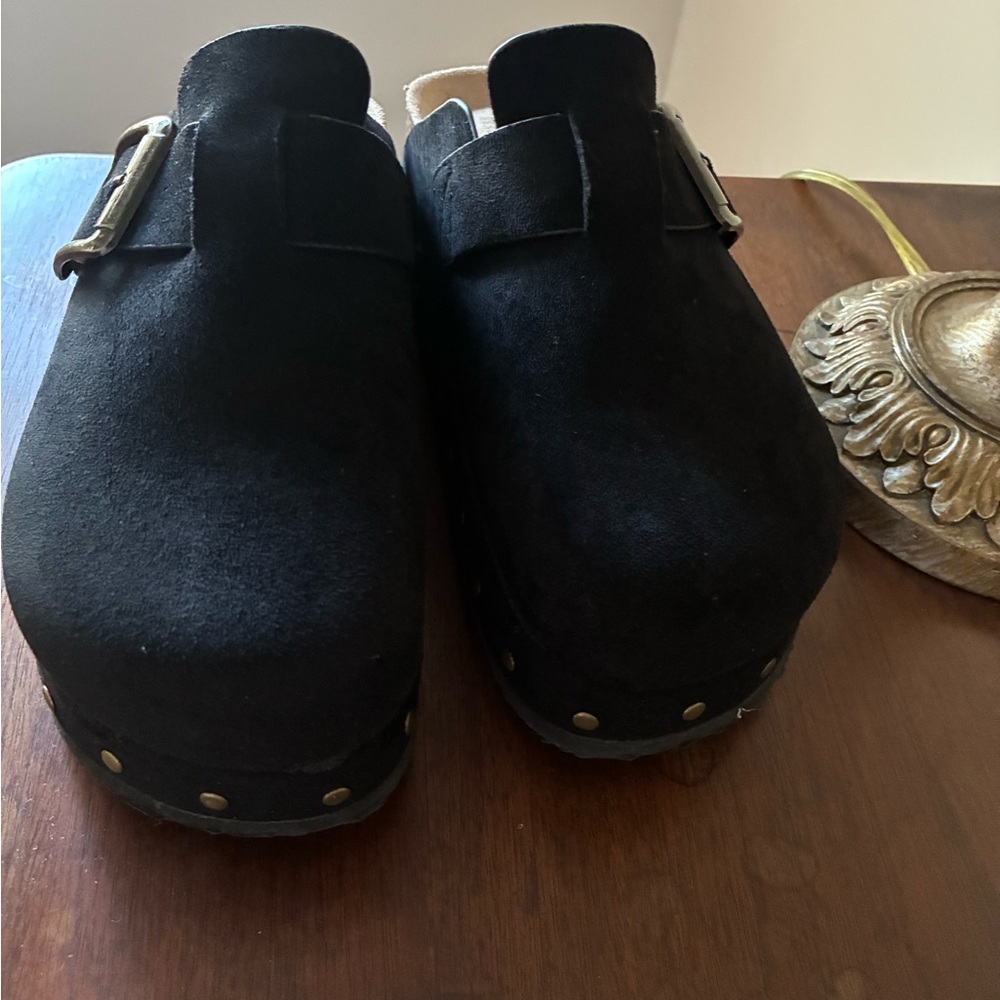 EUC Madden Girl Platform Slip on Clogs - Sz 6.5